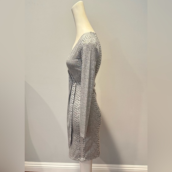French Connection Women's Long Sleeve Snake Jacquard Dress Silver Size 0 - Picture 7 of 11